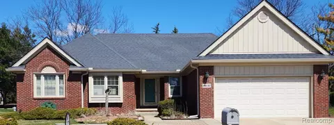 14037 Barton Dr, Shelby Township, MI 48315