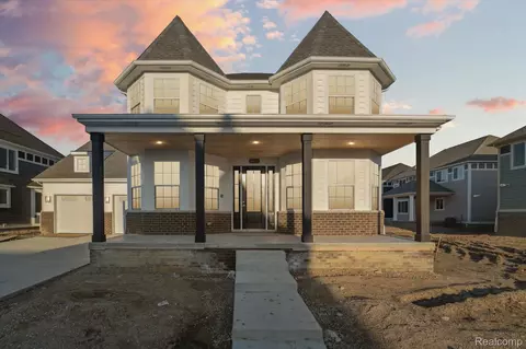 54721 Ann Dr, Macomb, MI 48042