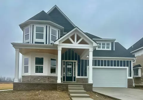 54705 Ann Dr, Macomb, MI 48042