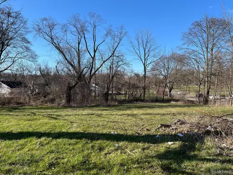 63 Bellevue St, Pontiac, MI 48342