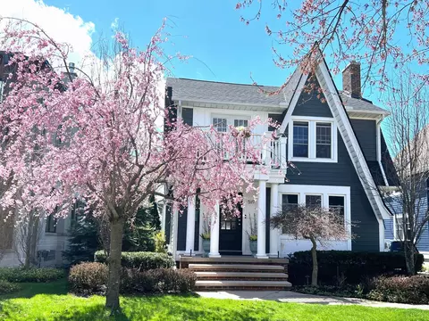 519 Wallace St, Birmingham, MI 48009