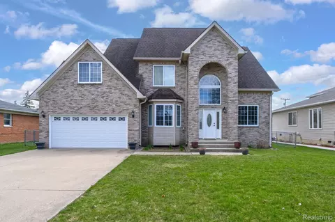 2094 Oakcrest Rd, Sterling Heights, MI 48310