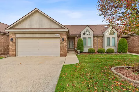 15855 Angelo Ln, Clinton Township, MI 48038