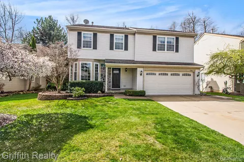 1570 Chelsea Cir, Howell, MI 48843
