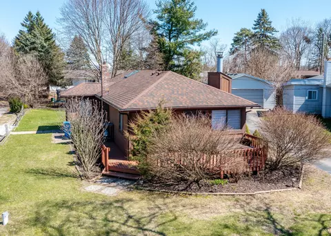 8303 Lagoon St, Commerce, MI 48382