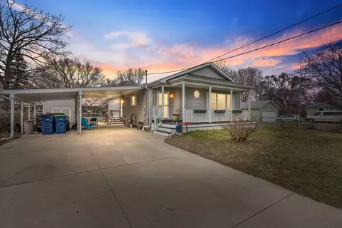 300 Deens Ln, Bay City, MI 48706
