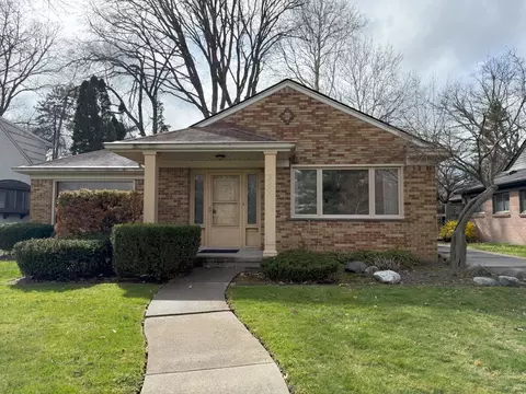 25503 Scotia Rd, Huntington Woods, MI 48070