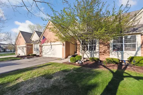 5563 Pinehurst Dr #191, Trenton, MI 48183