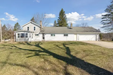 5821 Sawmill Lake Rd, Brandon, MI 48462