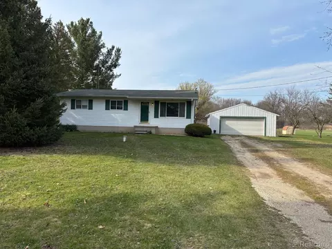 8233 Farrand Rd, Forest, MI 48463