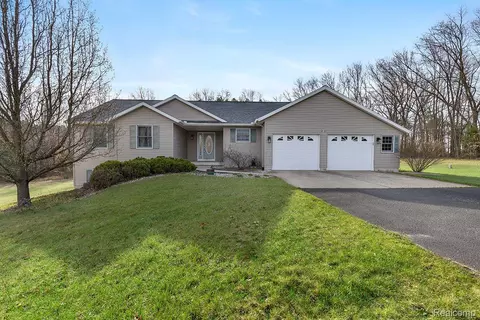 12620 Macclain Crt Ct NE, Cedar Springs, MI 49319