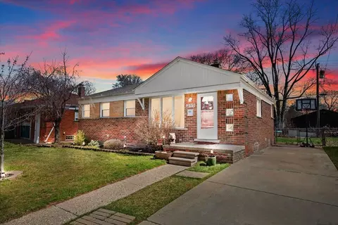 4237 Eastlawn Ave, Wayne, MI 48184