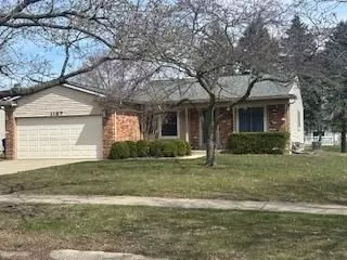 1157 N Meadowcrest Dr, Waterford, MI 48327