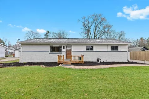 2627 Longview Ave, Rochester Hills, MI 48307
