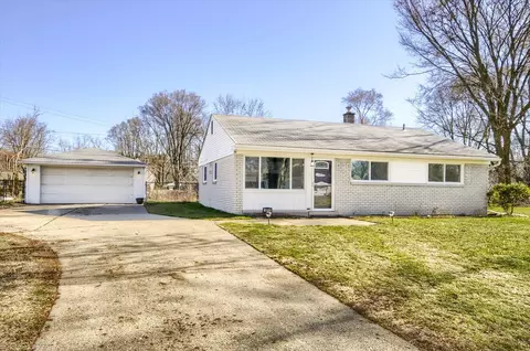 4912 Sundale Dr, Independence, MI 48346