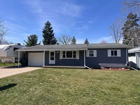 631 Madison St N, Perry, MI 48872