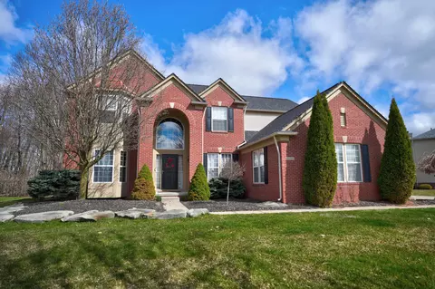 6280 Garnet Ln, Grand Blanc, MI 48439