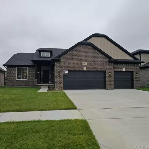 18506 Stallmann Dr, Macomb, MI 48042