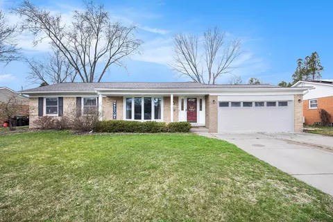 17579 Fairway St, Livonia, MI 48152