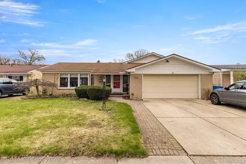 326 Centralia St, Dearborn Heights, MI 48127