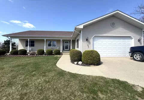 7681 Fieldcrest Dr, Almont, MI 48003