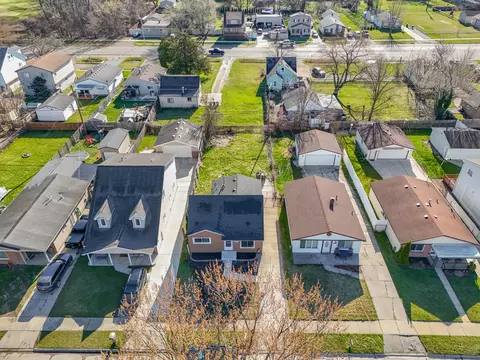 14711 Mcguire St, Taylor, MI 48180