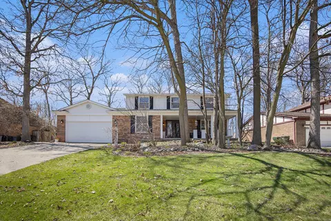 779 Medinah Dr, Rochester Hills, MI 48309