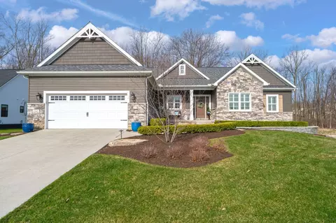 1242 Timberleaf Dr, Brighton, MI 48114