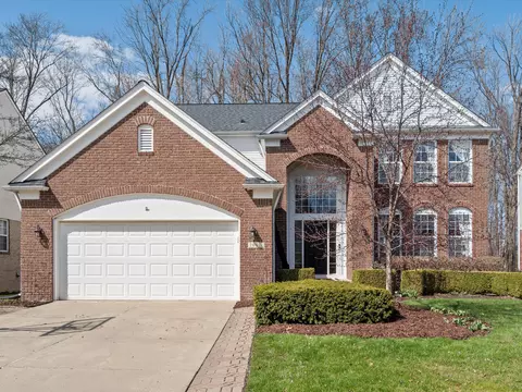 20011 Gallahad Dr, Macomb, MI 48044