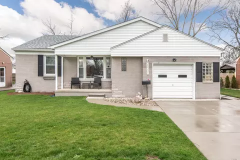 28301 Ursuline St, Saint Clair Shores, MI 48081