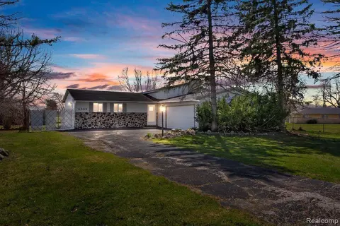 4302 Esta Dr, Flint, MI 48506
