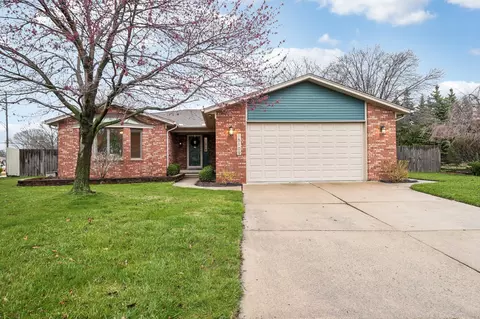 15109 Lane Dr, Warren, MI 48088