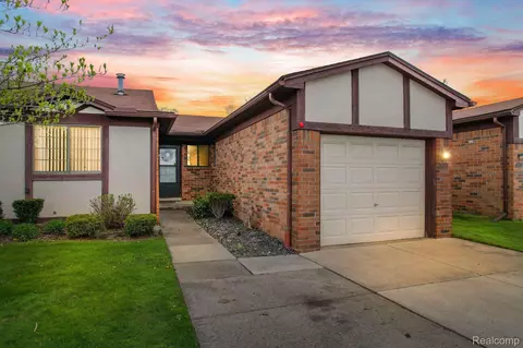 26349 Albert J Dr, Warren, MI 48091