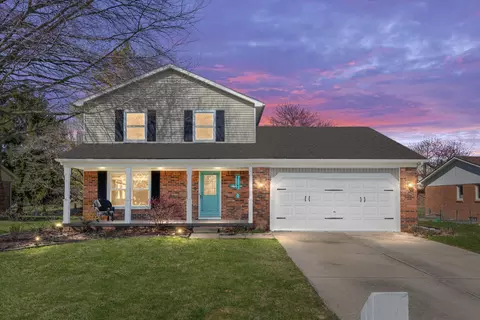 15121 Golfview Dr, Livonia, MI 48154