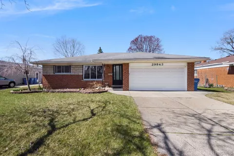 29843 Blossom Ln, Warren, MI 48088