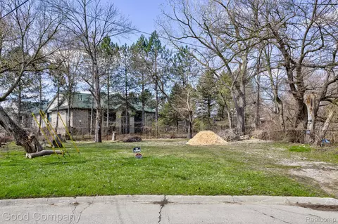 31844 Bay, Westland, MI 48186