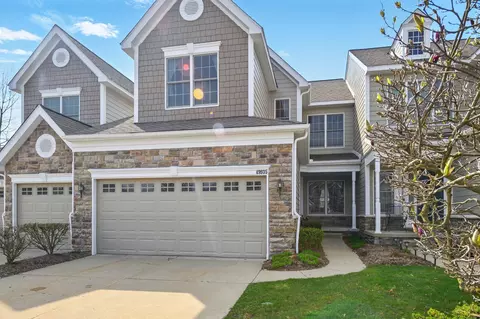 49935 Blackberry Trl, Novi, MI 48374