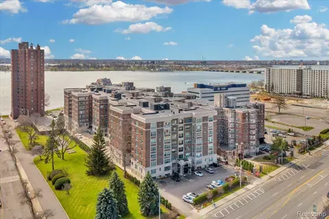 8120 E Jefferson Ave #3F, Detroit, MI 48214