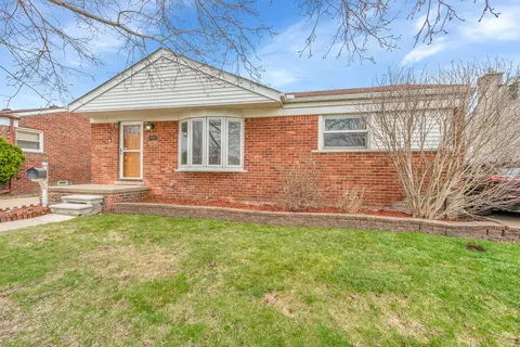 15331 Devoe St, Southgate, MI 48195