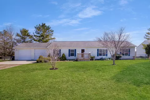 7437 Norfolk Dr, Cambridge, MI 49265