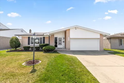 26441 Wilson Dr, Dearborn Heights, MI 48127
