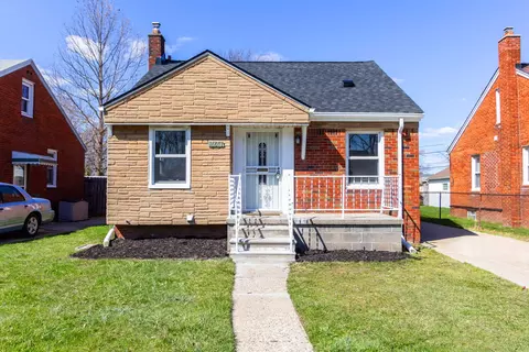16071 Forest Ave, Eastpointe, MI 48021