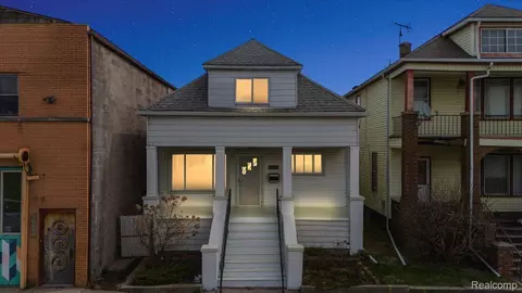 12132 Saint Aubin St, Hamtramck, MI 48212
