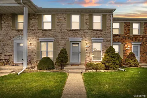 29135 E Brittany, Roseville, MI 48066