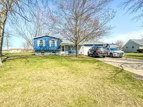 5505 Floria Dr, Mundy, MI 48473