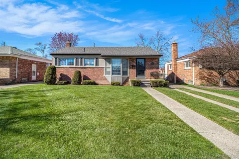 32312 Avondale St, Westland, MI 48186