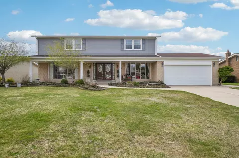 11098 Canterbury Dr, Sterling Heights, MI 48312