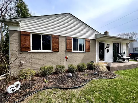 936 Allen Dr, Northville, MI 48167