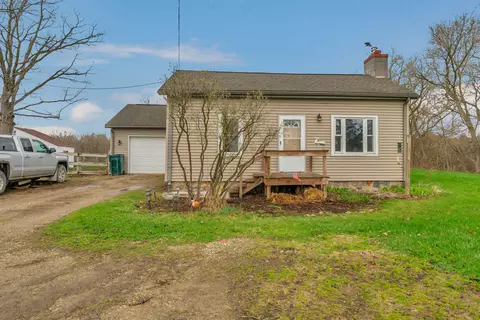 1343 Peppermill Rd, Lapeer, MI 48446