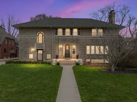 938 Balfour St, Grosse Pointe Park, MI 48230